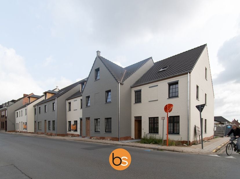 In de Liebaardstraat in Waregem worden 7 ruime en energiezuinige nieuwbouwwoningen te huur aangeboden.&lt;br /&gt;
Elke woning beschikt over:&lt;br /&gt;
&lt;br /&gt;