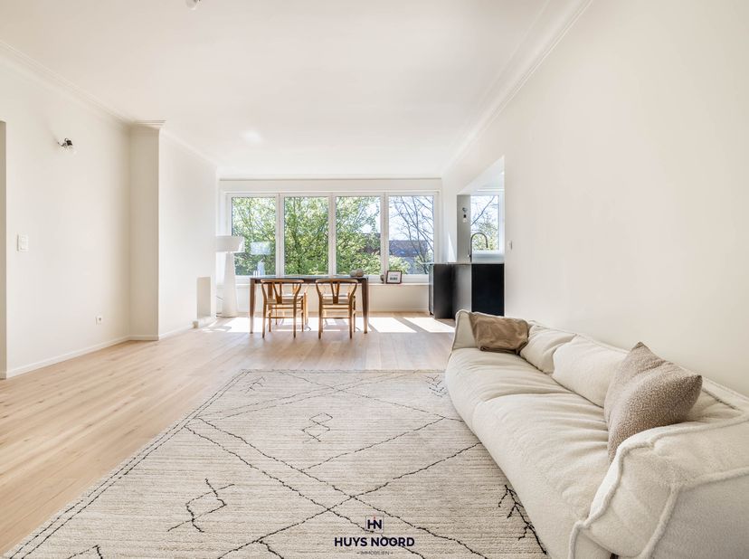 Heerlijk vertoeven in dit hoogwaardig gerenoveerd Penthouse. &lt;br /&gt;
&lt;br /&gt;
Het appartement onderging in 2025 een totaalrenovatie en geniet een ruime w