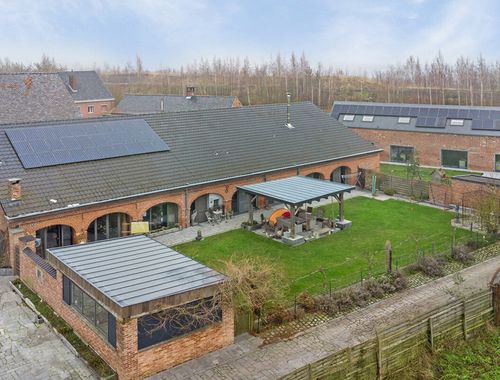                                         Villa à vendre à Neufvilles, € 660.000
