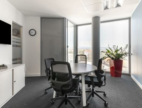                                        Kantoorgebouw te huur in Temse, € 2.669
