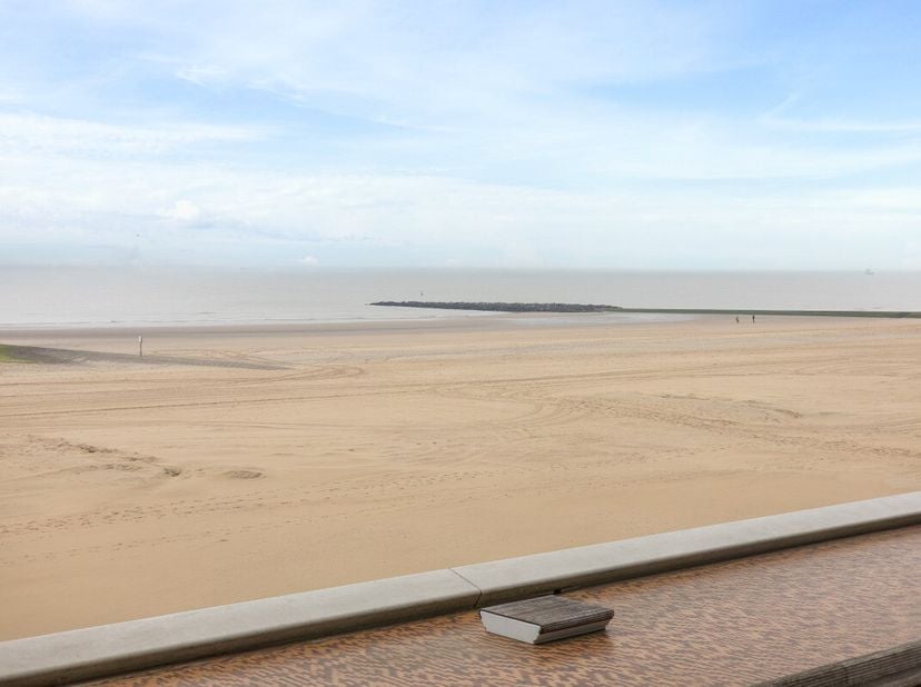 Wenduine : charmant appartement à vendre au cur de la digueProfitez dun emplacement exceptionnel sur la magnifique digue de Wenduine dans cet appartem