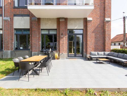                                         Gelijkvloers app. te huur in Genval, € 1.650

