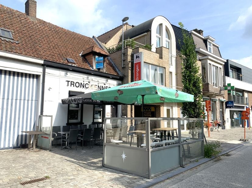 Bien professionnel à vendre
                    à 9031 Drongen