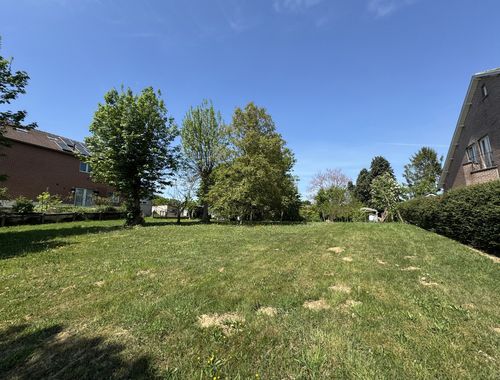                                         Terrain à bâtir à vendre à Sint-Pieters-Leeuw, € 230.000
