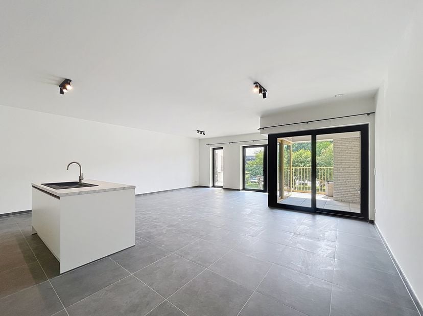 L&#039;appartement fait partie d&#039;un nouveau projet à Mariakerke. Situé à la périphérie de Gand mais toujours dans un environnement verdoyant.&lt;br /&gt;
Disposi