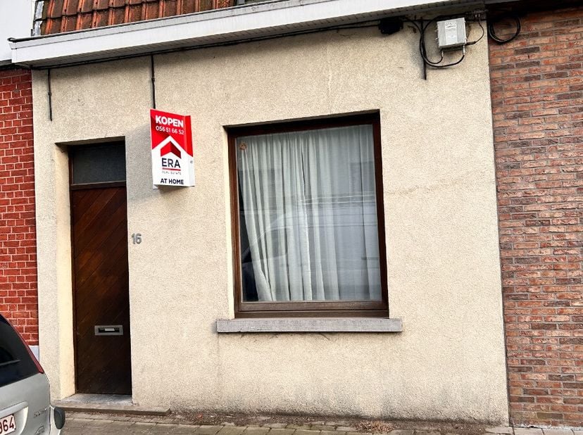 In een volledig vernieuwde en rustige buurt van Menen bevindt zich deze verzorgde woning, ideaal voor wie op zoek is naar comfort, charme en een gezel