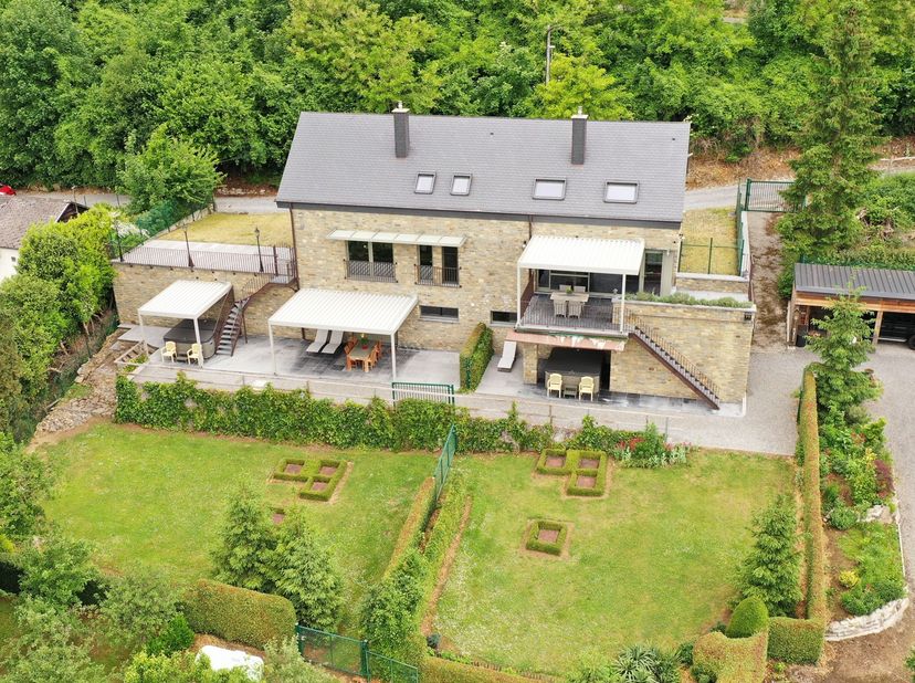 Durbuy- vieille ville: Deux maisons exceptionnelles dans un cadre unique ! &lt;br /&gt;
Découvrez deux nouvelles maisons pensées et construites par un archi