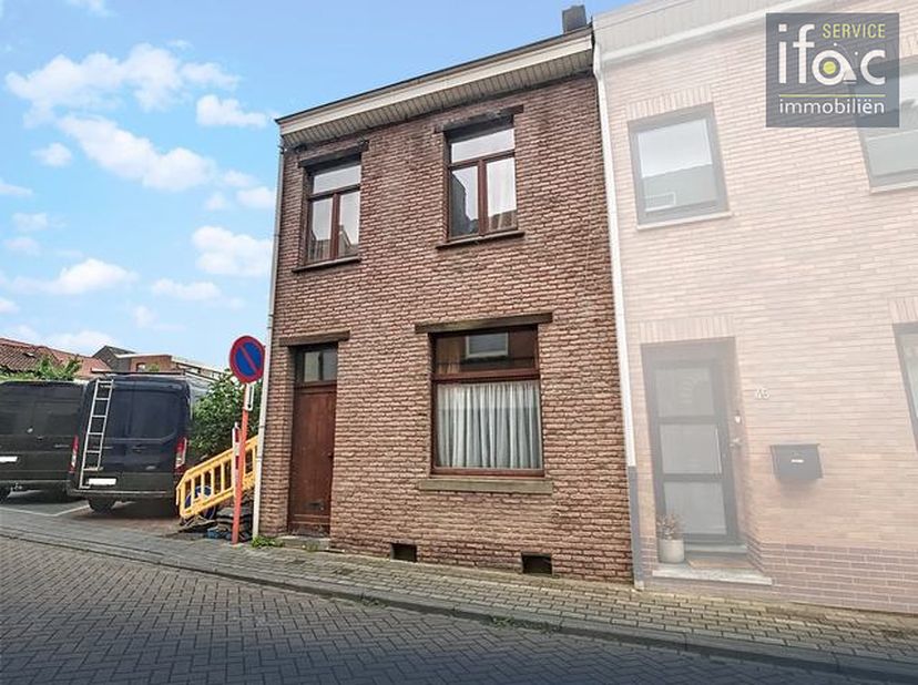 Bien situé, maison à rénover dans le centre de Tervuren, avec 3 chambres et un joli jardin, à proximité des commerces, des transports publics, des éco
