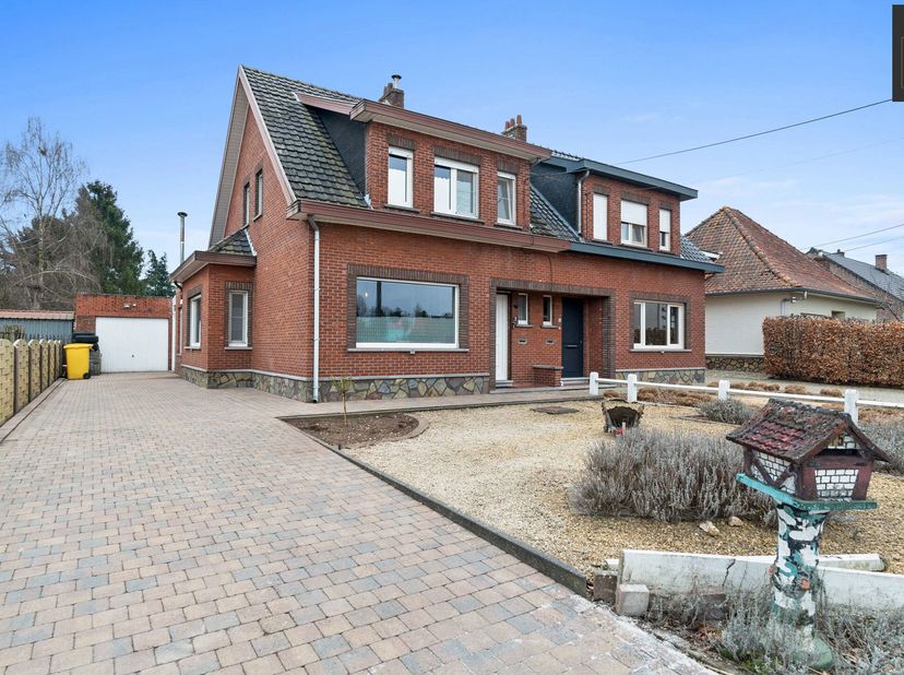 Unique Properties verkoop deze toffe woning met ruime tuin in Scherpenheuvel, Kompaniestraat 15.&lt;br /&gt;
Ben je op zoek naar een woning met potentieel d