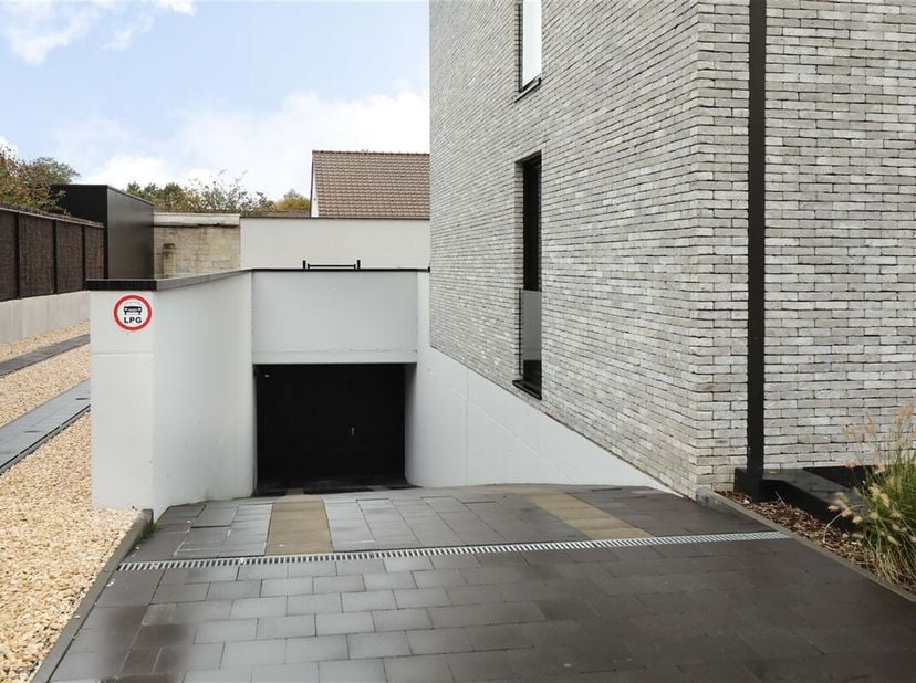 Garage à vendre
                    à 3665 As