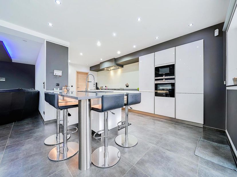 Prachtig huis met 3 slaapkamers te koop met terras, tuin en garage in Leernes&lt;br /&gt;
Referentie van het bureau: V6031-1618&lt;br /&gt;
Virtuele rondleiding: