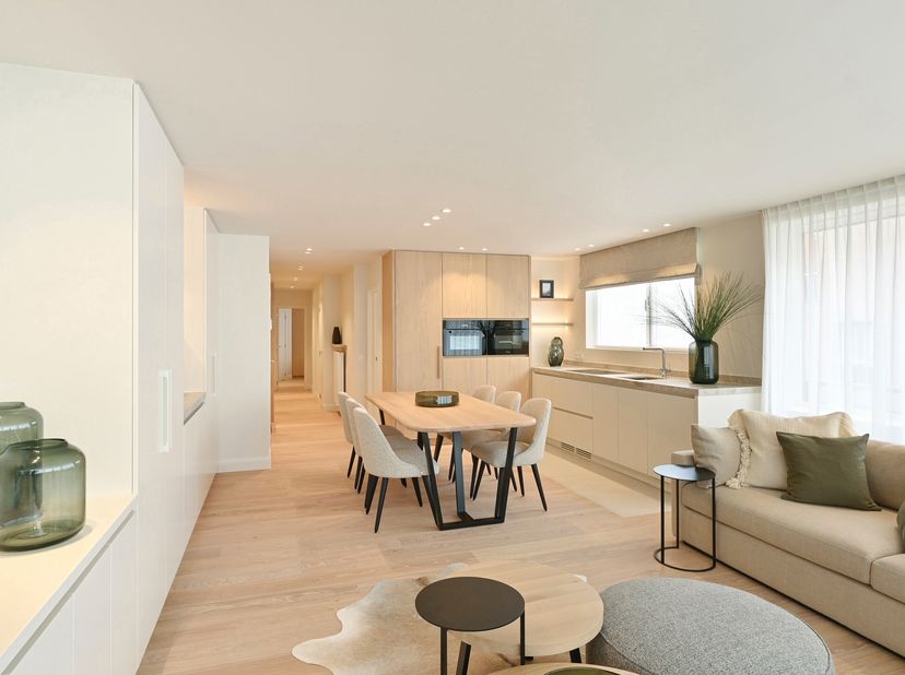 Magnifique appartement d&#039;angle, idéalement situé dans le centre animé de Knokke.&lt;br /&gt;
Cet appartement se trouve au deuxième étage et bénéficie d&#039;une