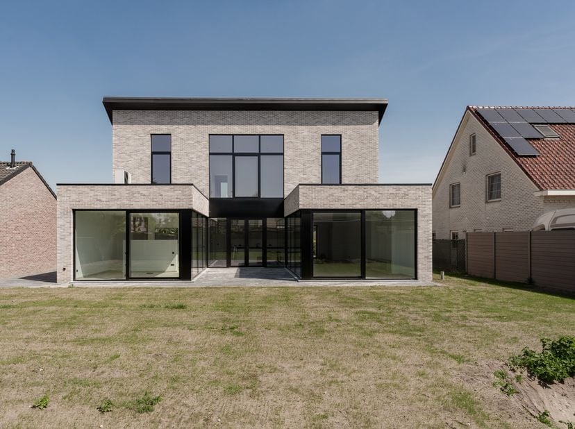 Moderne, nieuwe villa gelegen in de Boldriesstraat te Lommel. De woning wordt verkocht onder het registratiestelstel. (2% voor rechthebbende).&lt;br /&gt;
&lt;