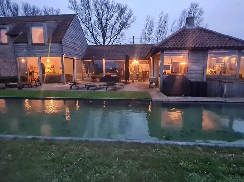Exclusieve landelijk gelegen villa - TE KOOP - op een zonnig perceel van 3.988 m² pal in de Knokse polders.