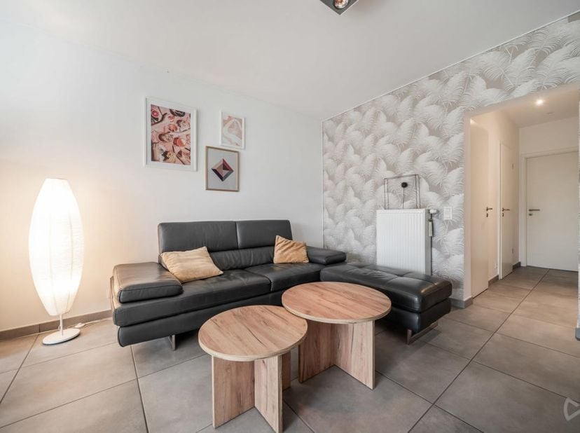 OPTION OPTION OPTION&lt;br /&gt;
We Invest Liège et Julie vous proposent, à la vente, ce charmant appartement en très bon état, idéalement situé dans un env