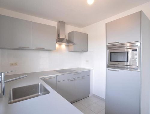                                         Appartement à louer à Rekem, € 850
