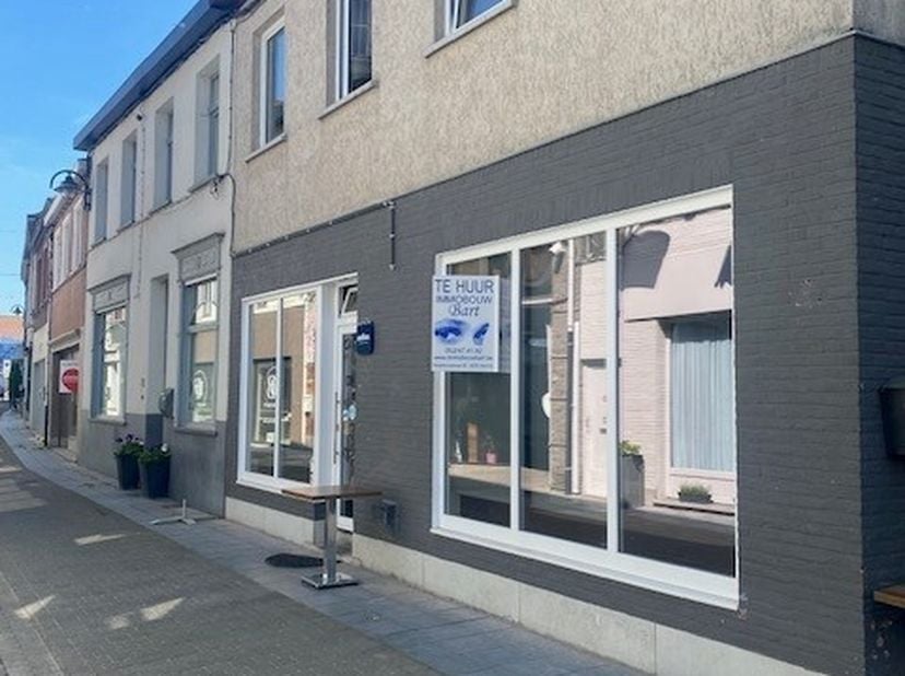 Bien professionnel à louer
                    à 9220 Hamme