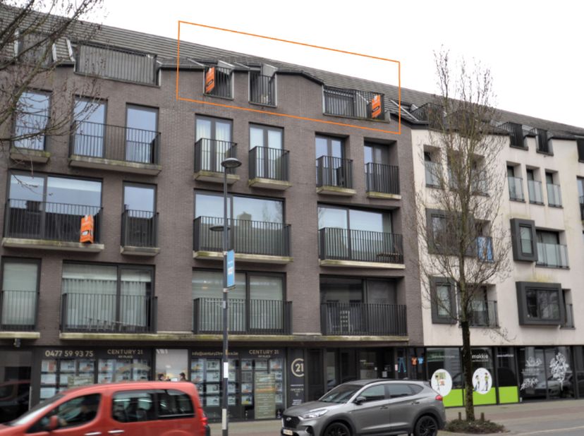 Ruim appartement (105 m²) met kelderberging en autostaanplaats.&lt;br /&gt;
In dit appartement gelegen in het centrum van Harelbeke geniet je van alle rust,