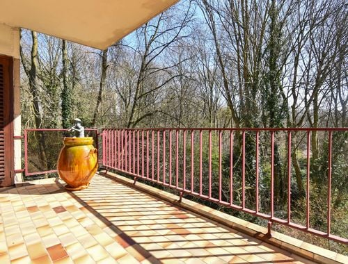                                        Appartement te koop in Jette, € 275.000
