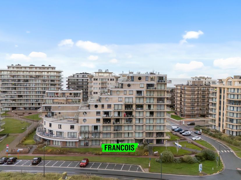 Garage souterrain avec porte automatique à vendre située à Dynastielaan 4, De Panne ! Résidence Maurice Calmeyn.