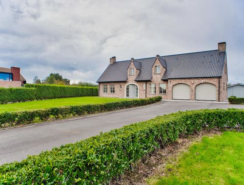                                         Villa à louer à Beveren, € 1.400
