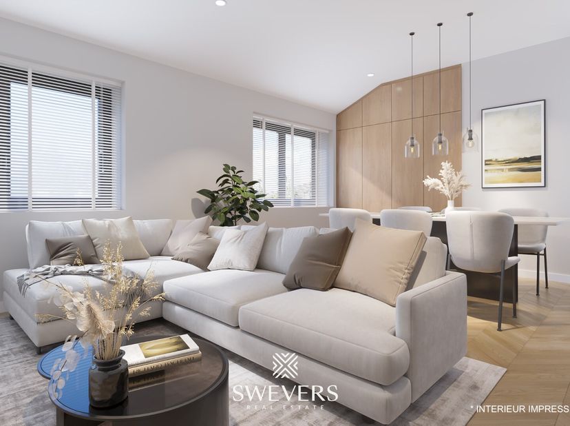 Voor meer info en fotos, surf naar www.swevers.be  Dit charmante appartement op de derde verdieping van een gebouw uit 1951, gelegen aan het Stationpl
