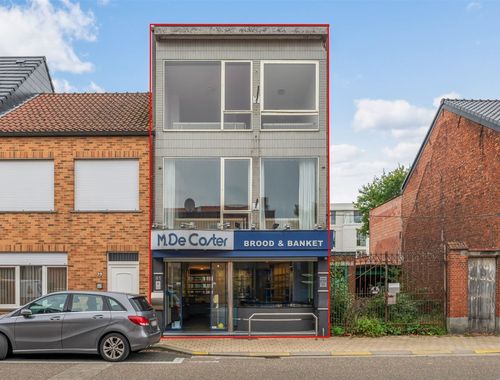                                         Bien commercial avec habitation à vendre à Kapellen, € 295.000
