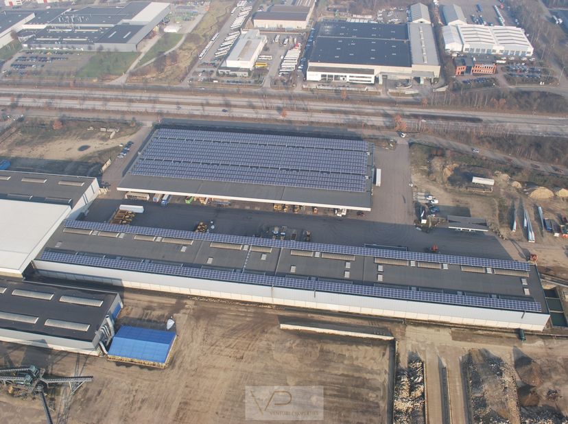 Deze magazijnruimte van 1.200m2 bevindt zich op een goed bereikbaar terrein langs de Oosterring.&lt;br /&gt;
&lt;br /&gt;
De ruimte bedraagt 1.200 m2 met 1 loskad