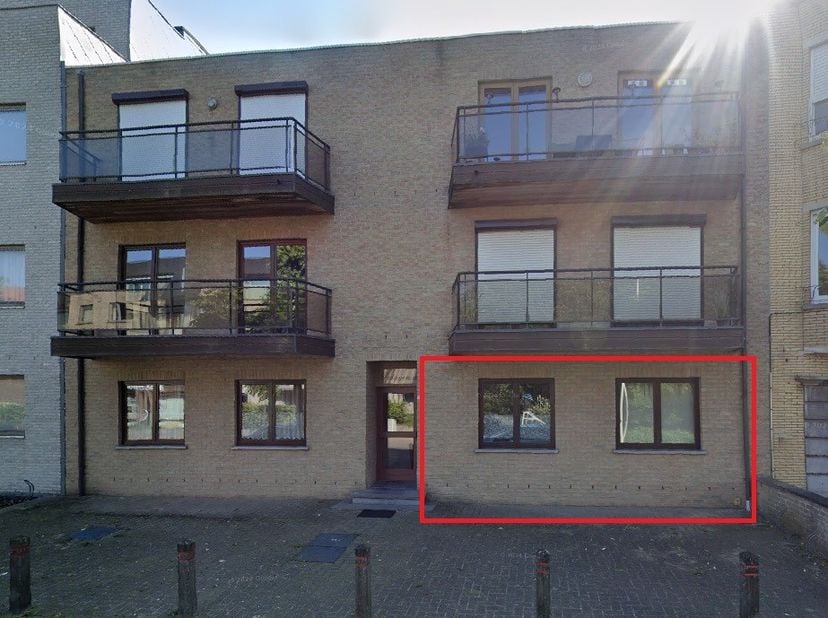 Dit appartement biedt een ruime leefruimte met directe toegang tot een zonovergoten terras aan de achterzijde.&lt;br /&gt;
Indeling:&lt;br /&gt;
&lt;br /&gt;
	-open keu