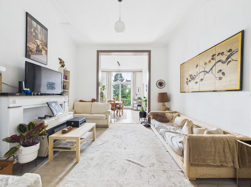 Etterbeek - Leopoldstadplein - Triplex 3 slaapkamers + mezzanine te creëren!&lt;br /&gt;
De feitelijke situatie bestaat uit twee appartementen die samengevo