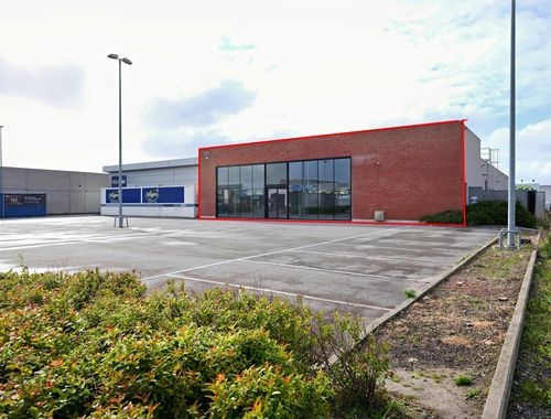                                         Bien commercial à vendre à Middelkerke, € 840.000
