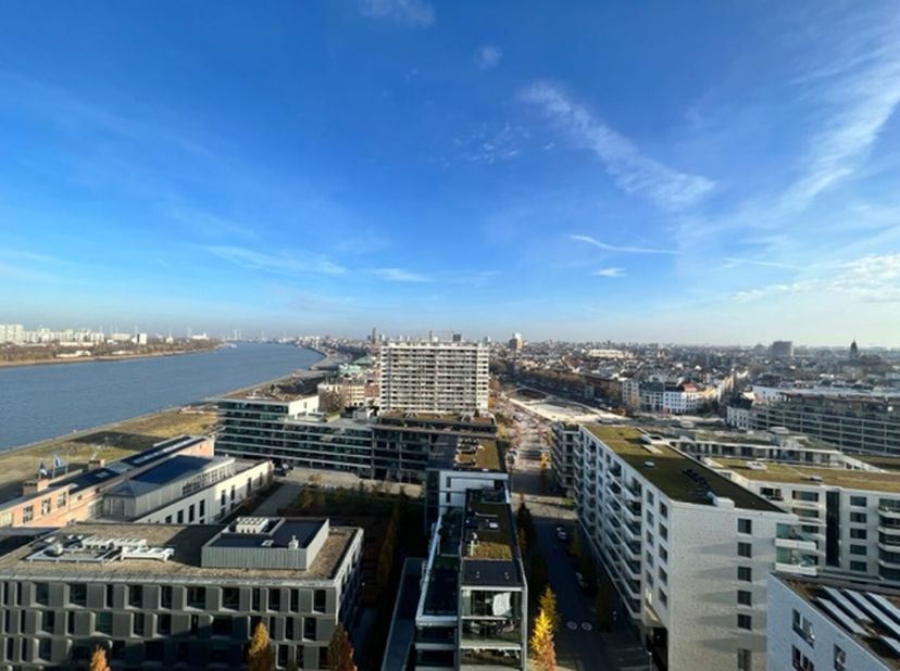 La collaboration entre CF Moller Architects, BRUT Architecture et Urban Design a abouti à la construction de Scheldezicht. Un immeuble de grande haute