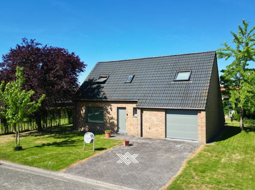 Verkocht : Compromis in opmaak&lt;br /&gt;
&lt;br /&gt;
In een doodlopende straat in het groene Ertvelde bevindt zich deze vrijstaande woning. De woning geniet va