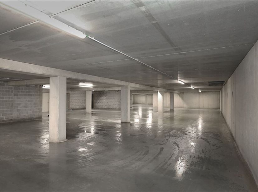 Garage à louer
                    à 3730 Hoeselt