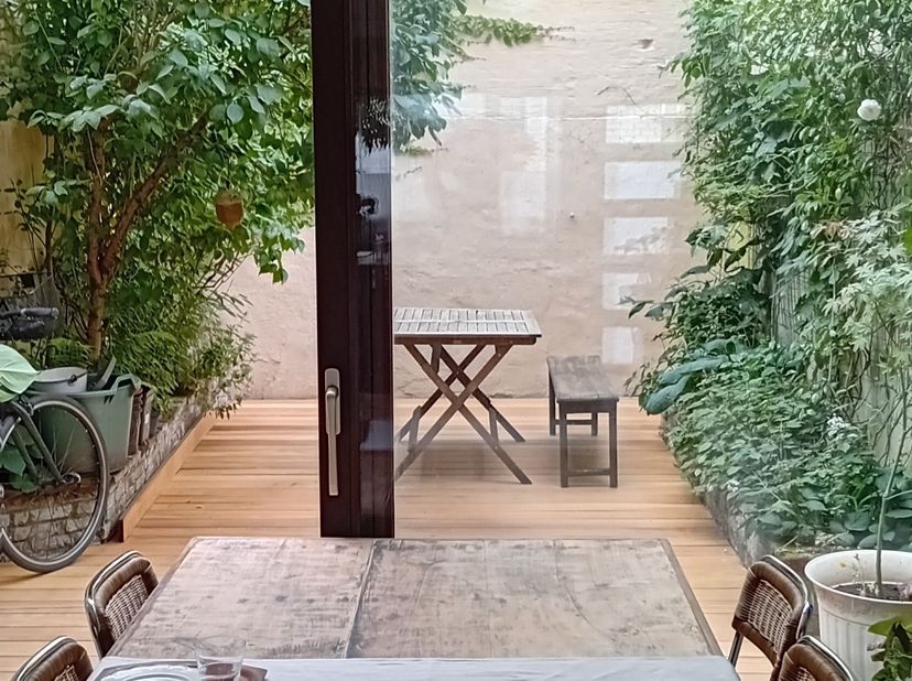 Cosy home with 2 bedroom, a city garden and terrace for rent from July 3&lt;br /&gt;
Furnished and equipped, ready to move in&lt;br /&gt;
Quiet street with friend