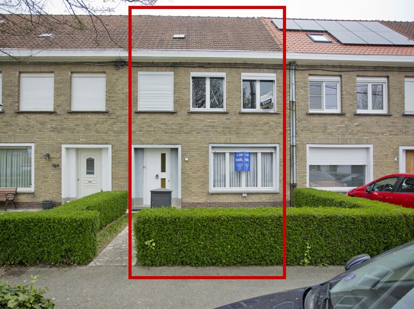 TE RENOVEREN WONING &lt;br /&gt;
 &lt;br /&gt;
Te renoveren woning met talrijke mogelijkheden in Rollegem. &lt;br /&gt;
 &lt;br /&gt;
Bent u op zoek naar een renovatieproject