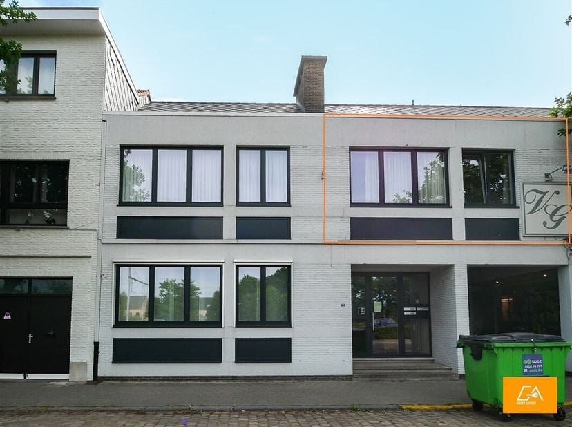 Appartement confortable, près du centre de Leopoldsburg, situé à proximité des écoles, des transports publics et de divers magasins.&lt;br /&gt;
L&#039;apparteme