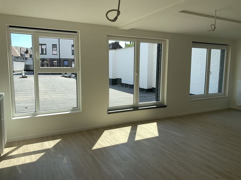 Bockstaelwijk, dichtbij alle voorzieningen, park, vervoer, scholen en winkels, MOOI ONGEMEUBILEERD appartement van ±78m², bestaande uit een slaapkamer