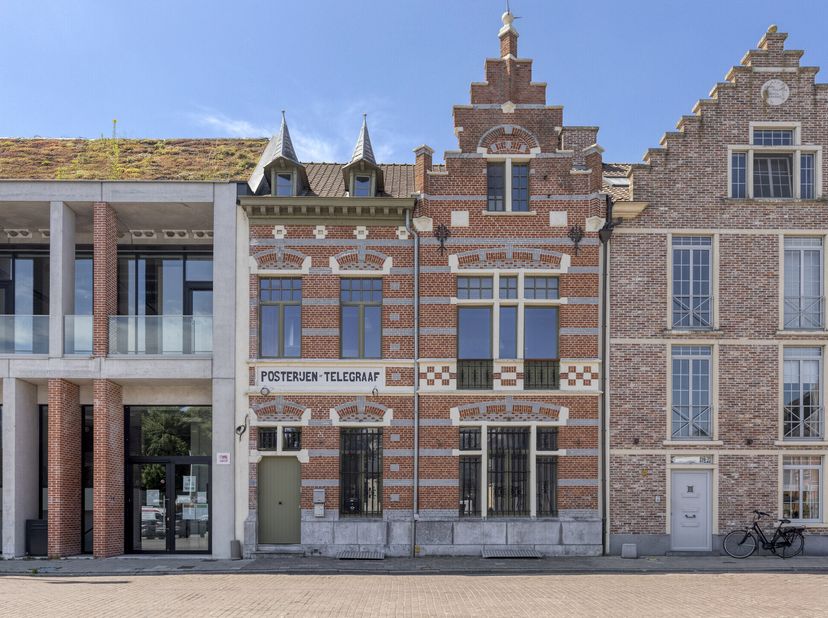 Charmante propriété d&#039;investissement entièrement rénovée au cur de Rupelmonde&lt;br /&gt;
Dans le charmant centre du pittoresque Rupelmonde, vous trouverez