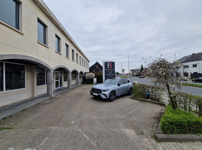 Bien professionnel à louer
                    à 9200 Dendermonde
