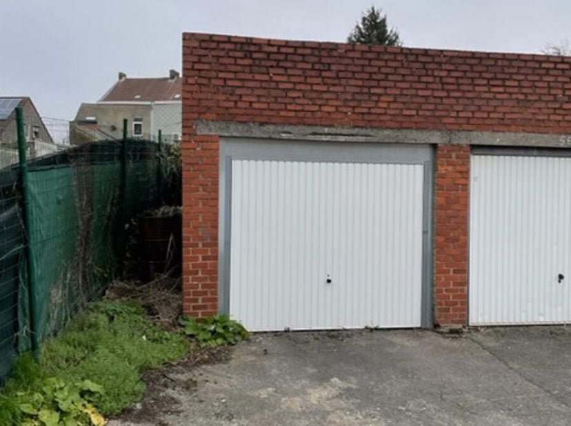 Garage désigné &#039;&#039;G15&#039;&#039; superficie 19centiares situé à Montignies-sur-Sambre Chaussée de Châtelineau à côté du n°77&lt;br /&gt;
Dans un complexe de garages m