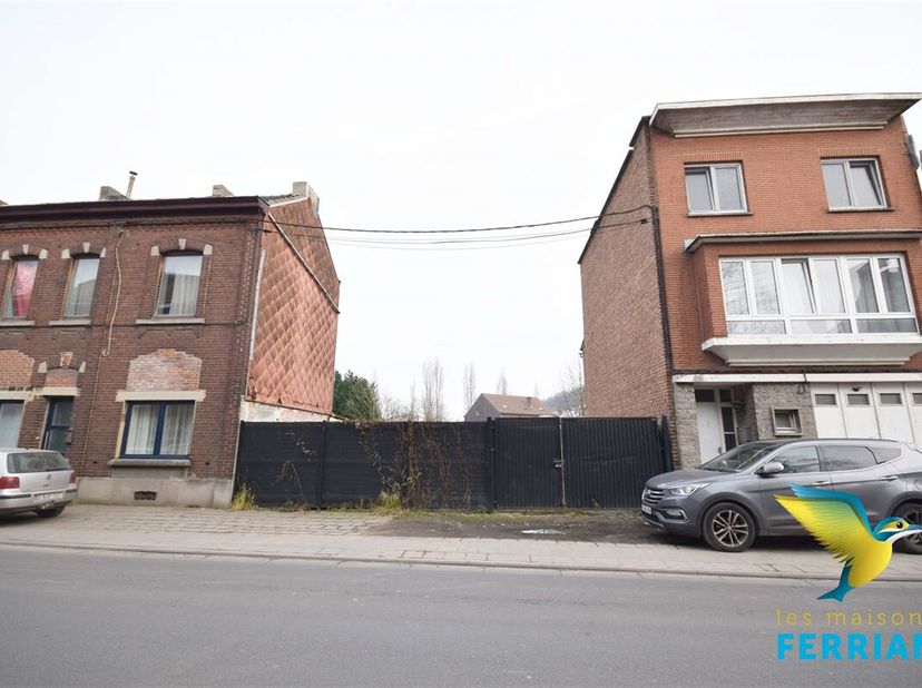Renseignements et visites au 0473/951.753&lt;br /&gt;
Belle opportunité ! Terrain à bâtir idéalement situé !&lt;br /&gt;
Comprenant 10 mètres de façades pour une