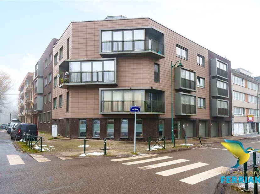 Visites réalisables sur rendez-vous 7J/7 au 0476/08.47.47.&lt;br /&gt;
Rare opportunité ! Les Maisons Ferrian vous présente un espace de bureaux de 107m2 mo