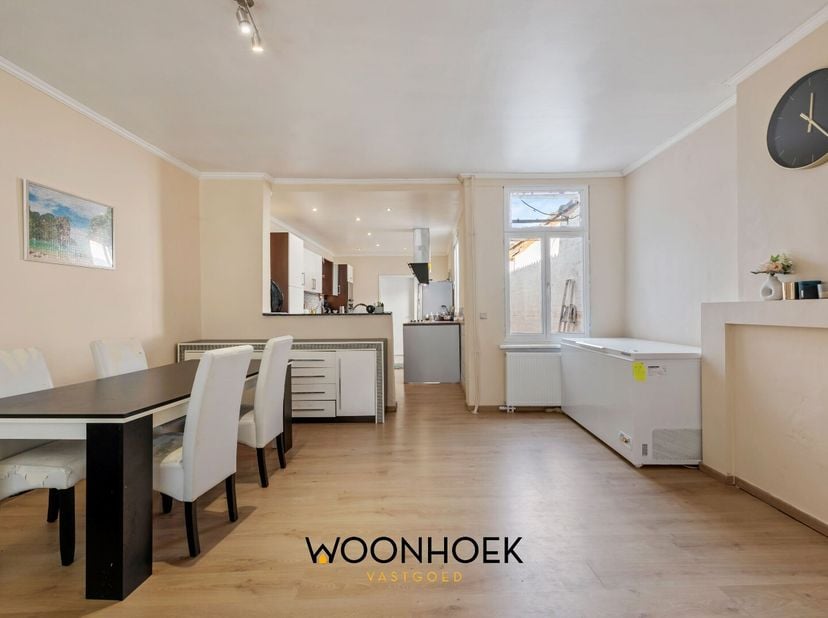 Ben je op zoek naar een uitstekend, centraal gelegen woning met tuin in Lokeren? Lees dan zeker even verder.&lt;br /&gt;
Deze woning is gelegen op korte afs