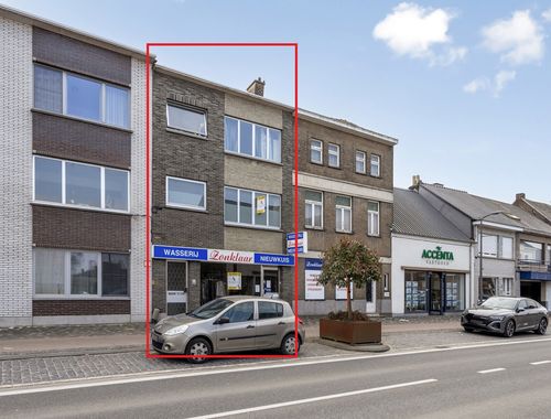                                         Usage mixte à vendre à Hekelgem, € 590.000

