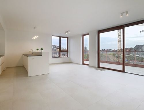                                         Appartement à louer à Roeselare, € 825

