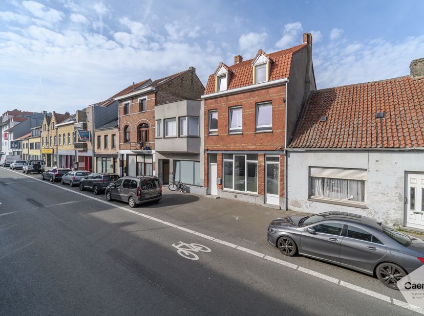 Vous cherchez un investissement sans souci avec un rendement locatif garanti et une installation électrique conforme ? Cette maison idéalement située