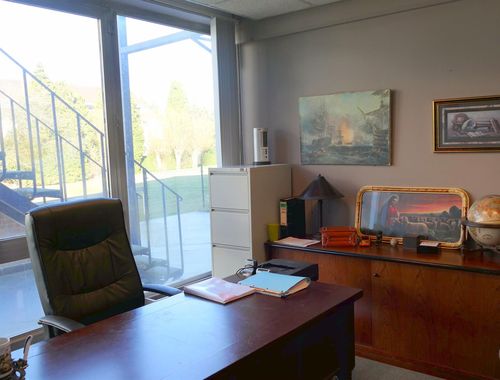                                         Bureaux à louer à Rhode-Saint-Genèse, € 400
