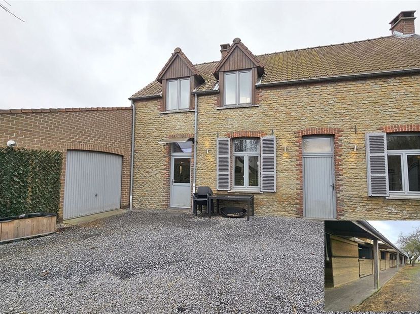 SOUS OPTION - PLUS DE VISITE - Prix: Offre à partir de 360.000 euros, frais d&#039;agence non inclus et à charge de l&#039;acquéreur.&lt;br /&gt;
Jolie maison avec bo