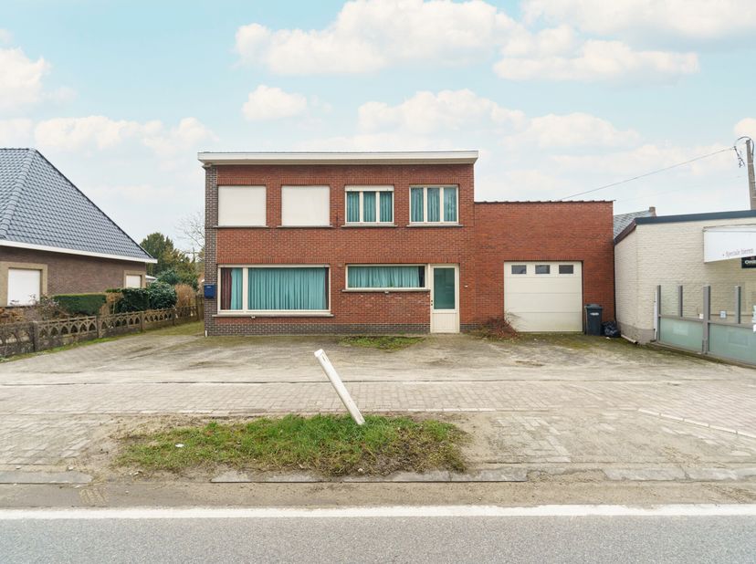 Bien professionnel à vendre
                    à 3120 Tremelo